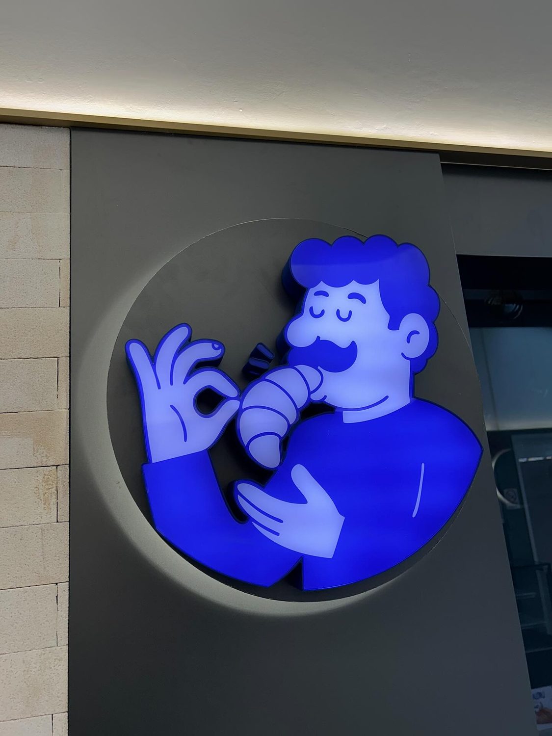 Luminoso recortado com logotipo iluminado em LED para padaria